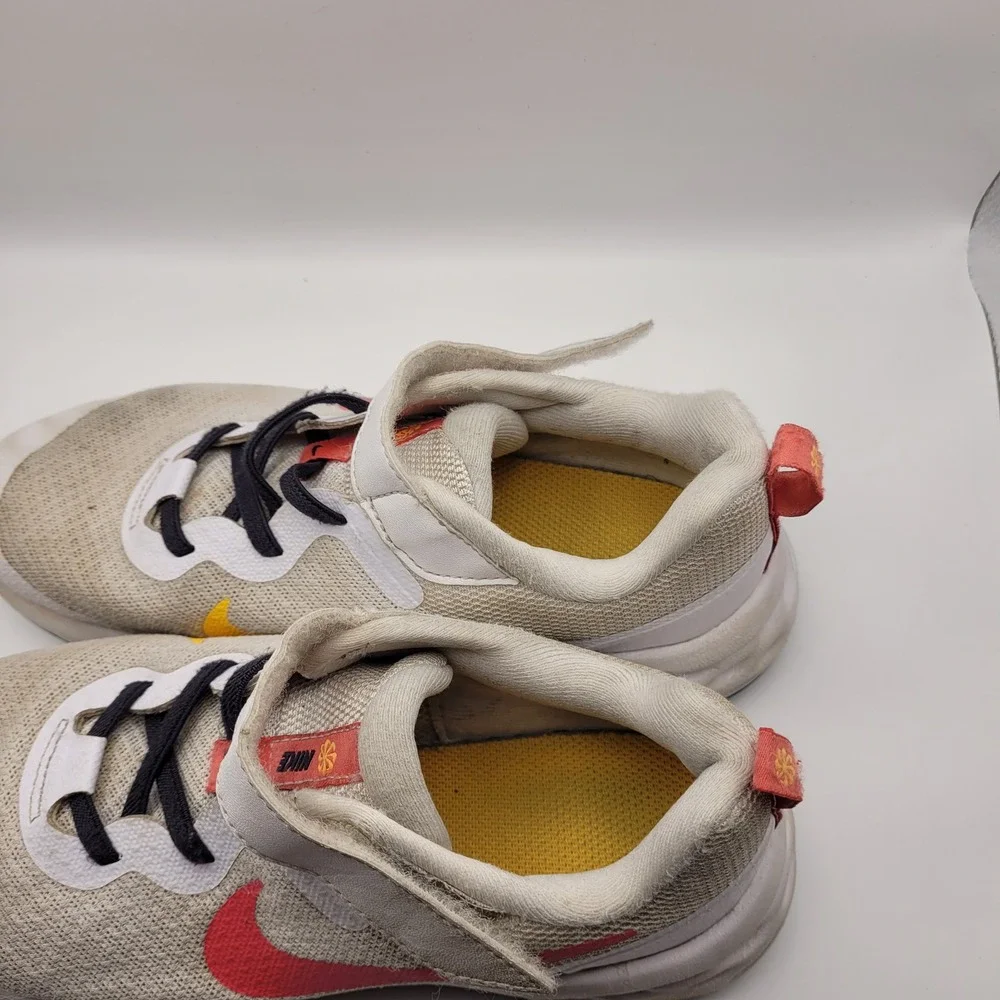 Nike Revolution 6 Next Nature Kids Running Shoes DD1095-101 Size 2Y White Pink